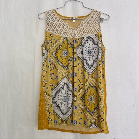 5/$25 Lavish tank top blouse size medium 171 - Picture 1 of 5